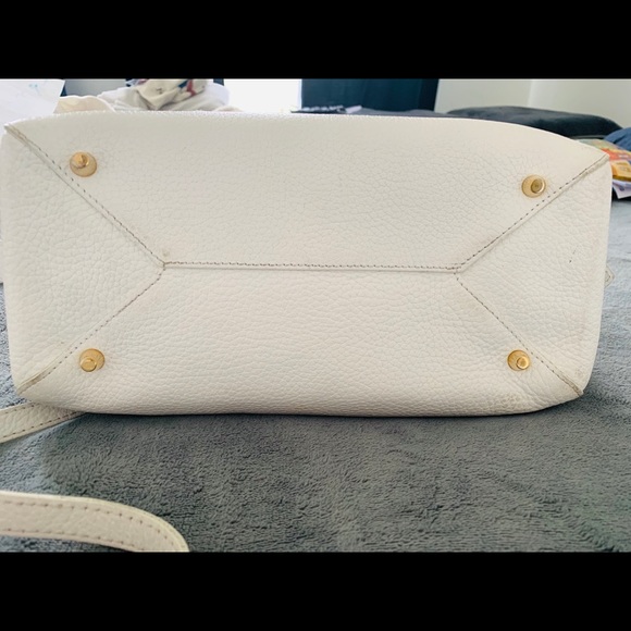 💎💎💎Authentic Burberry large crossbody!!!!💎💎💎 - Picture 3 of 8